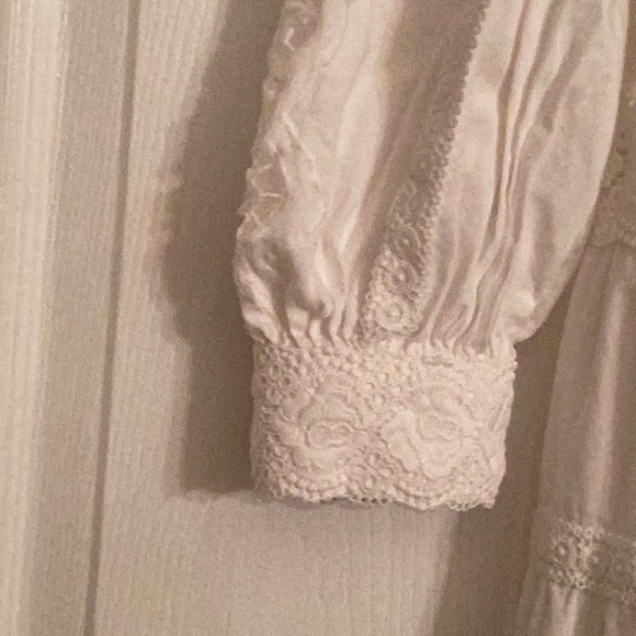 Beautiful Alice and Olivia lace dress. - Picture 3 of 7